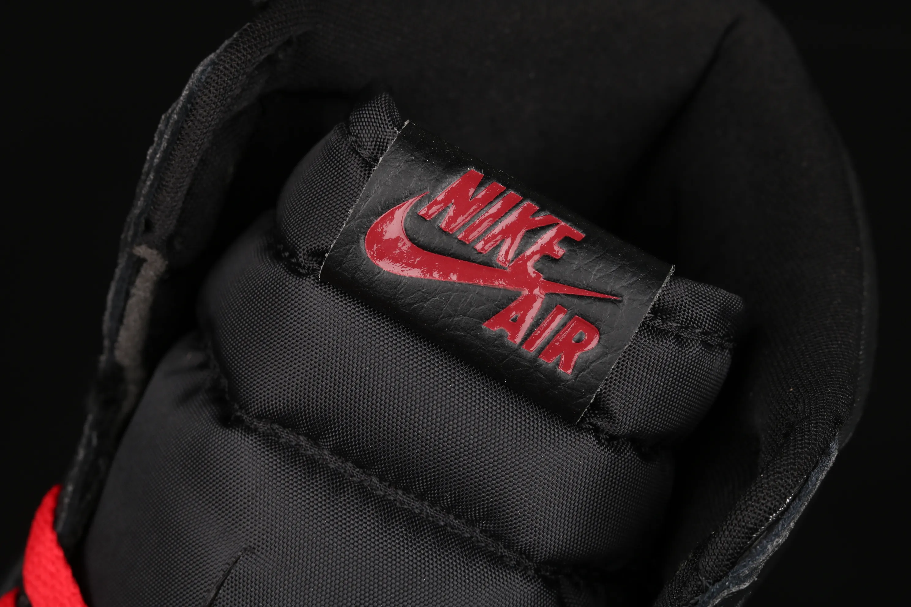 All categories Air Jordan Jordan series basketball shoes Air Jordan 1 High Air Jordan 1 Retro High OG AJ1 Joe 1 black and red silk high-top basketball shoes 555088-060
